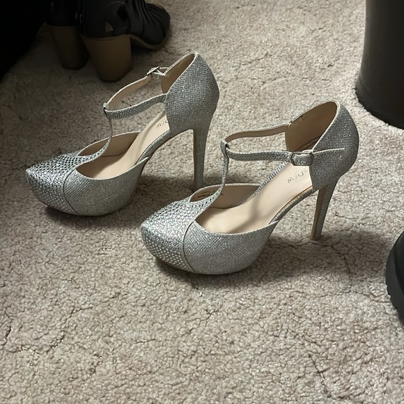 Sparkly heels - Picture 2 of 5